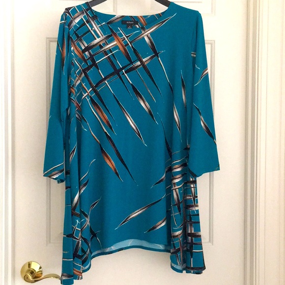 Alfani Tops - ALFANI Women’s Tunic style Top Up and Down 3/4th sleeves Size 0X
